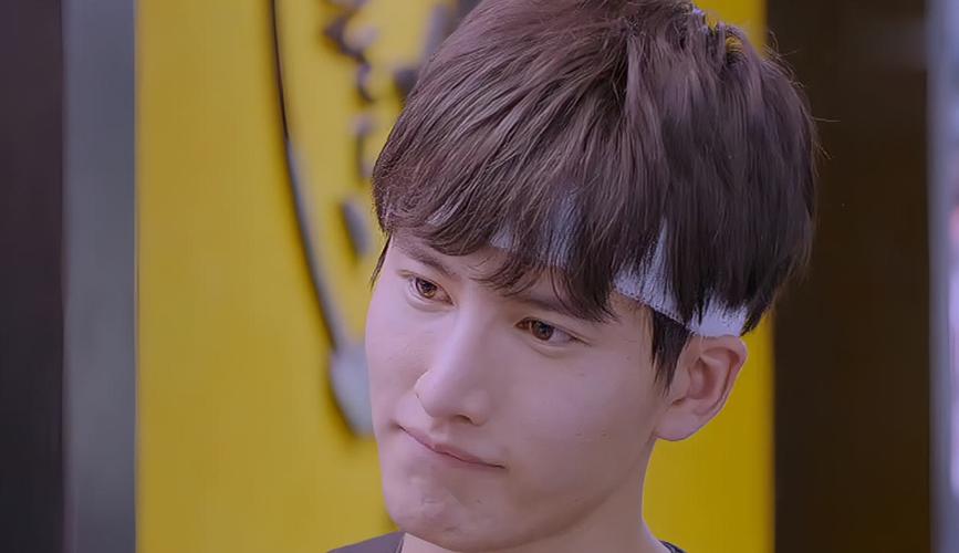 甜蜜暴击演员表骆冠言（甜蜜暴击演员表骆冠言是谁）甜蜜暴击演员表骆冠言是谁