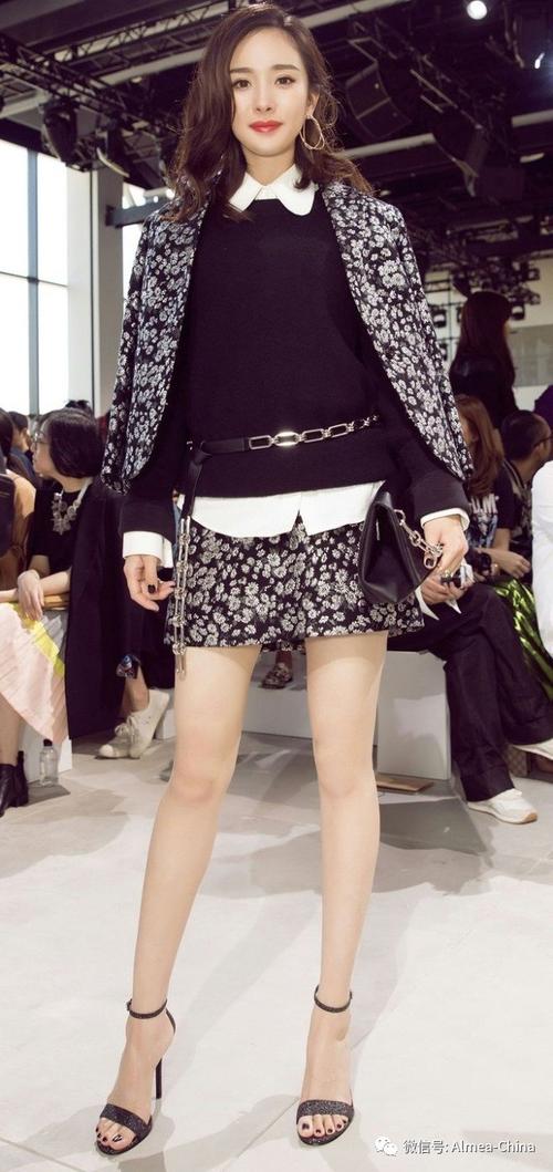 被吐槽像“没拉拉链”,LOEWE新包设计引争议,客服回应:意在营造随性效果 | 贵圈